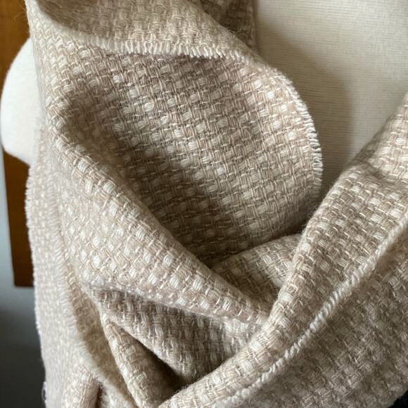 EUC Nordstrom Large Tonal Cream Fringed Carmel Knit Scarf Wrap Large Size - Picture 4 of 5